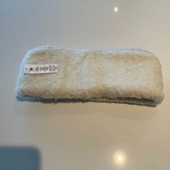 Lululemon Ombre Knit Textured Ear Warmer  BONE/WHTO. - Picture 4 of 5